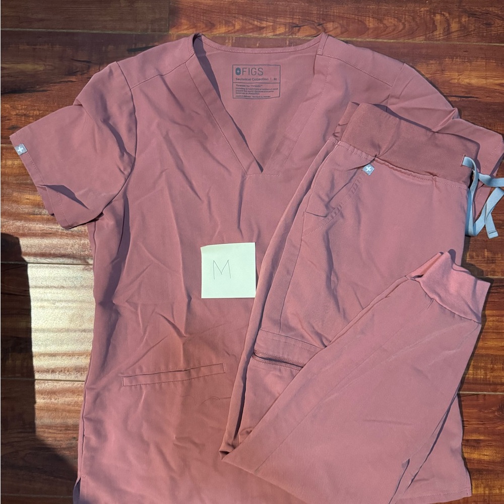 Mandala, Figs, and Fabletics Scrubs Per One Set - Picture 4 of 10